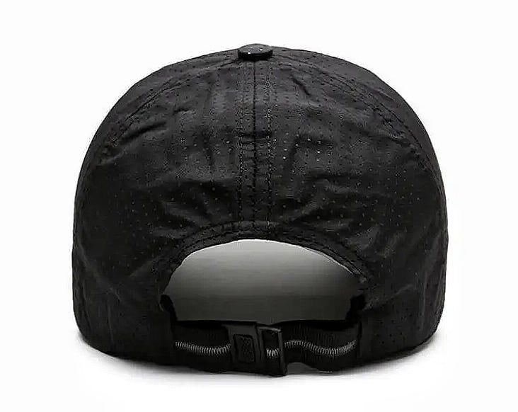 🏃♂️💨 Casquette Blackout Airflow : Respirabilité maximale et style entièrement noir pour vos entraînements !