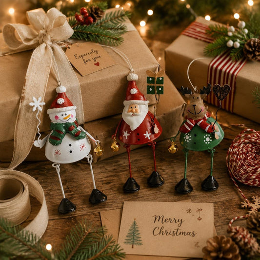 🎄🔔 Suspensions de Noël en métal peint à la main — une touche de vie et de gaité pour votre sapin