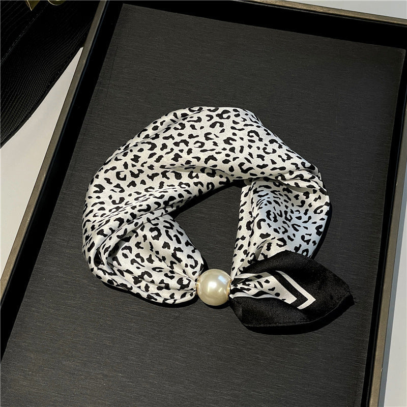 🤍 Collier foulard en perles avec fermoir magnétique - Un style instantané en quelques secondes ! ✨📦