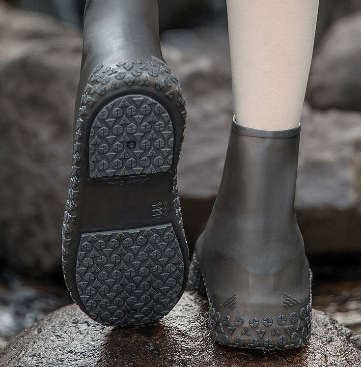 Stop Natte Sneakers! Zware Regenoverschoenen — Antislip & Opvouwbaar in je Tas 🌧️