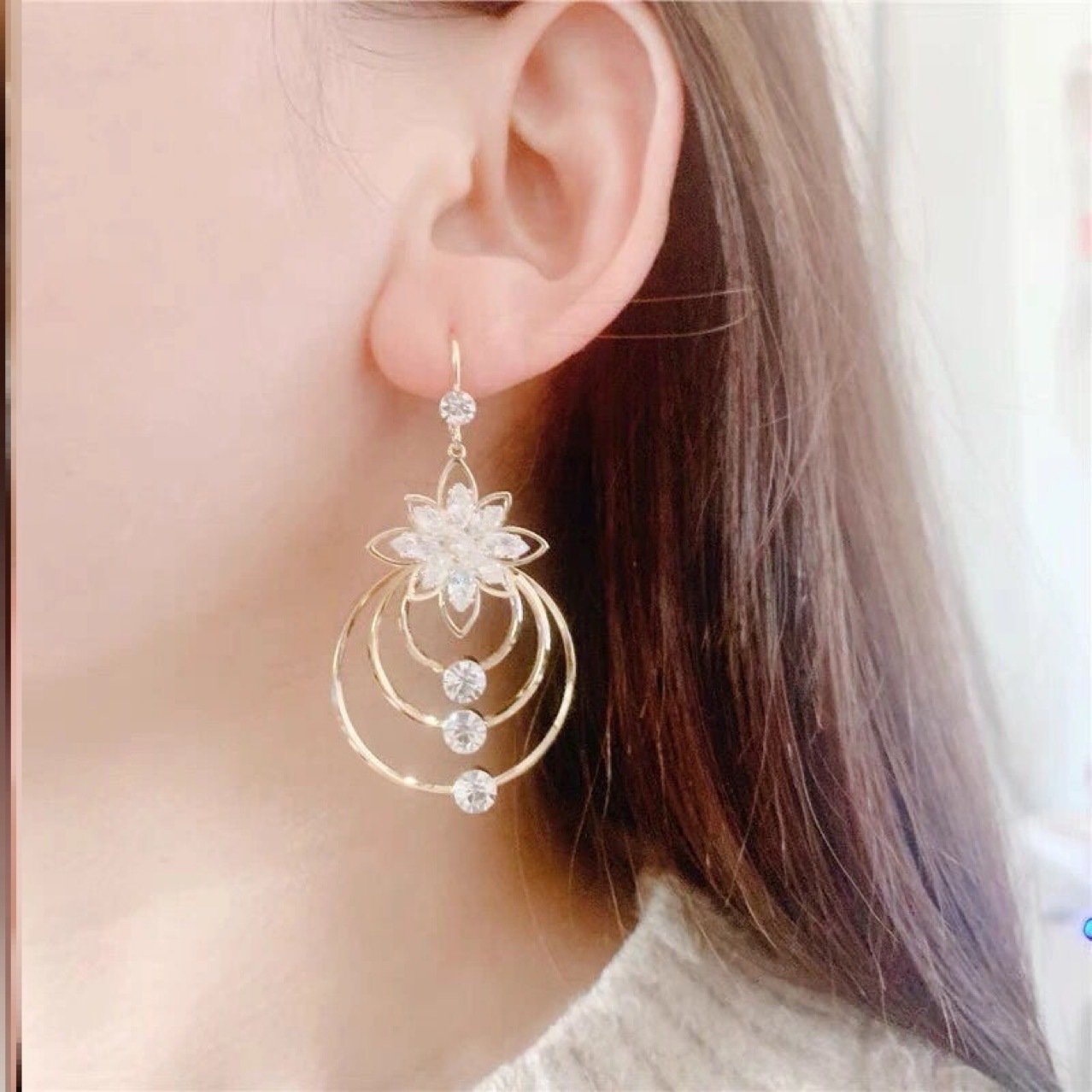 💎Boucles d'oreilles géométriques à plusieurs couches en forme de cercle et de fleur