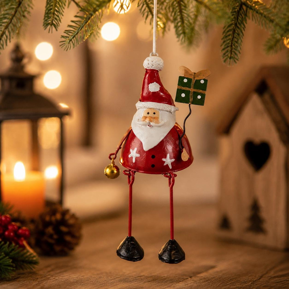 🎄🔔 Suspensions de Noël en métal peint à la main — une touche de vie et de gaité pour votre sapin