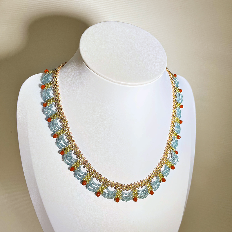 ✨Collier double rangée avec pompons en perles de couleur contrasté