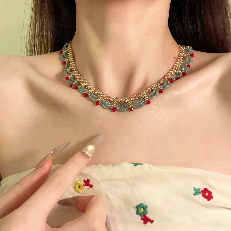 ✨Collier double rangée avec pompons en perles de couleur contrasté