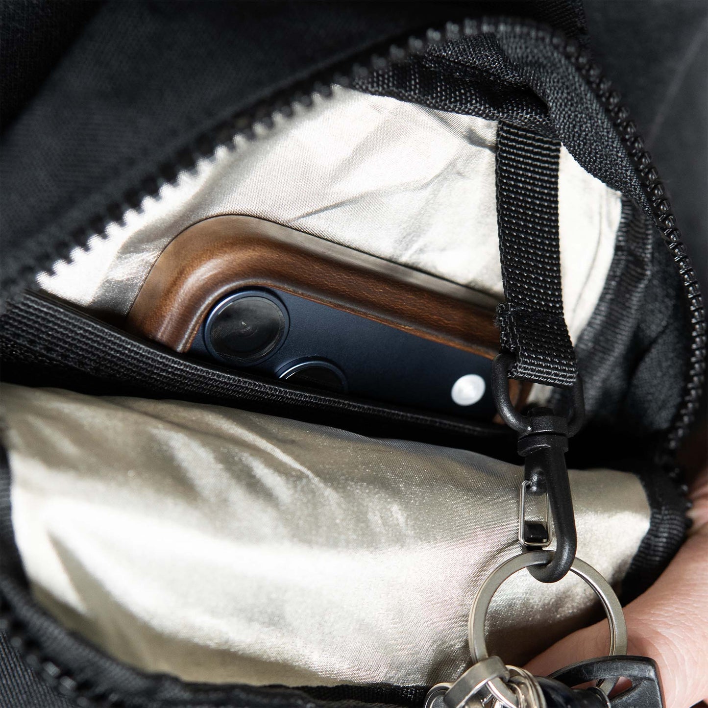 🎒 Sac Sling de Voyage 2.0 — Anti-coupure, anti-RFID & ultra-résistant pour voyager l'esprit tranquille ! ✨🛡️